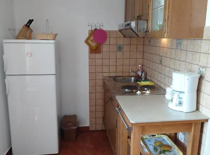 Nikolina Apartment *